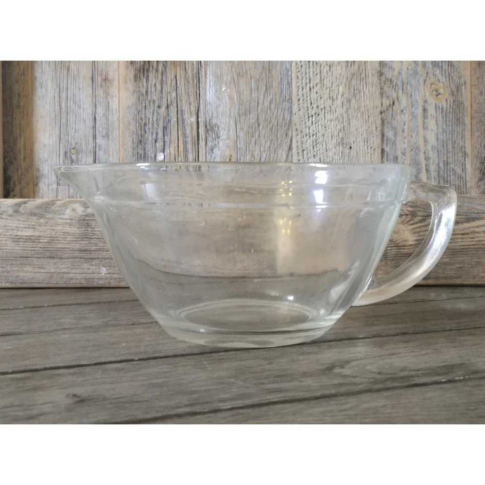 Vintage Clear Glass Batter Mixing Bowl W/Spout & Handle 7.5